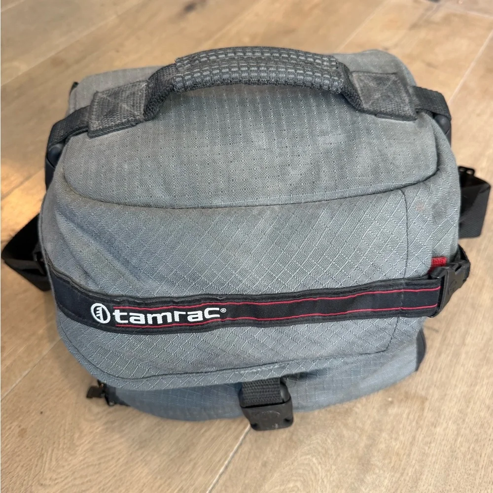 Olympus E-300 Camera Set with Black and Gray Tamrac Bag